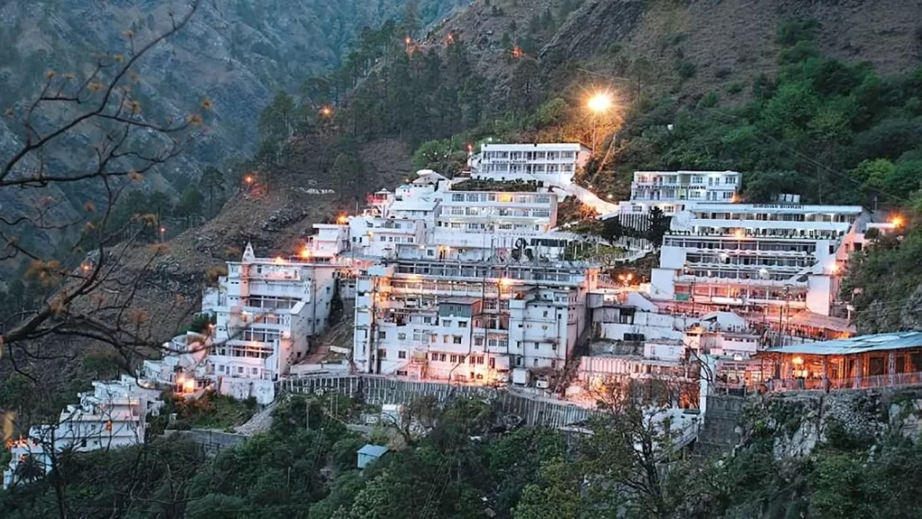 Vaishno Devi Yatra with Srinagar for Couple