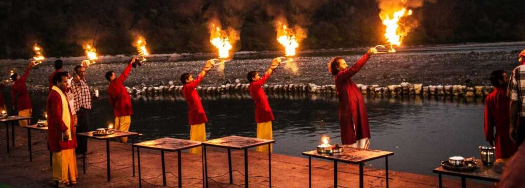 ganga-aarti-triveni-ghat-rishikesh